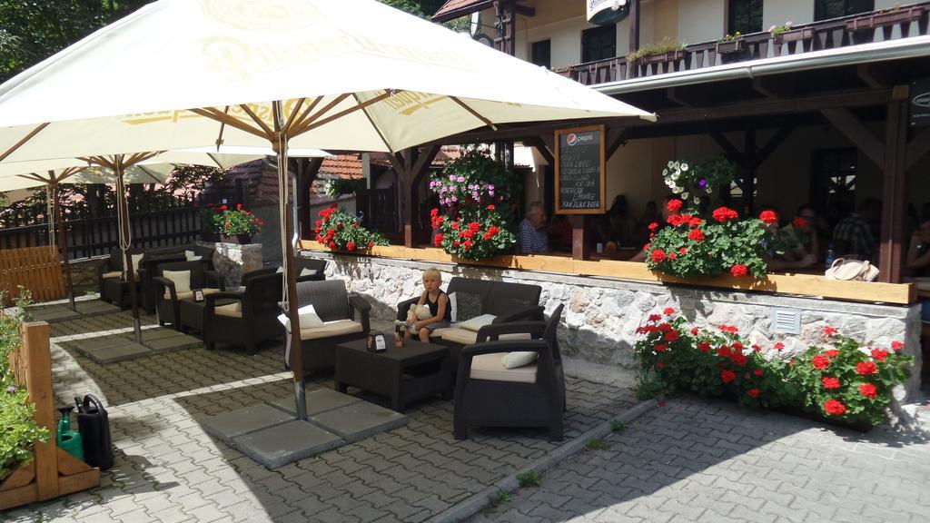 Hotel U Kralovny Dagmar à Karlštejn Extérieur photo